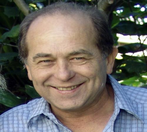 LoveGrowsOnU's profile picture. Online marketer, selling much needed information.