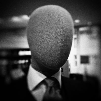 Hat nie versucht, das richtige Leben im Falschen zu führen. Ist trotzdem noch dort.
