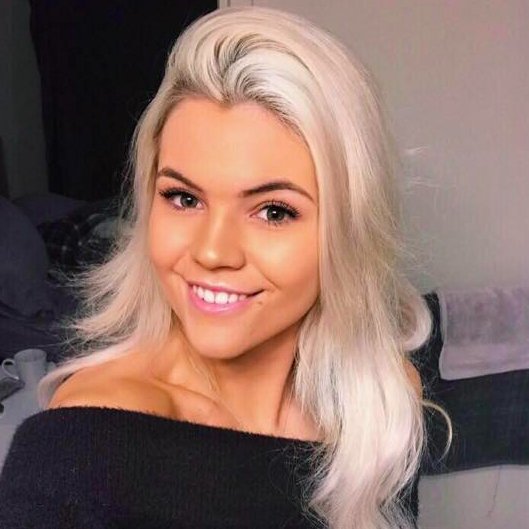 BeautyByLindsa2's profile picture. Beauty By Lindsay is here to provide you with all my favorite makeup and hair products, fashion and weight loss!