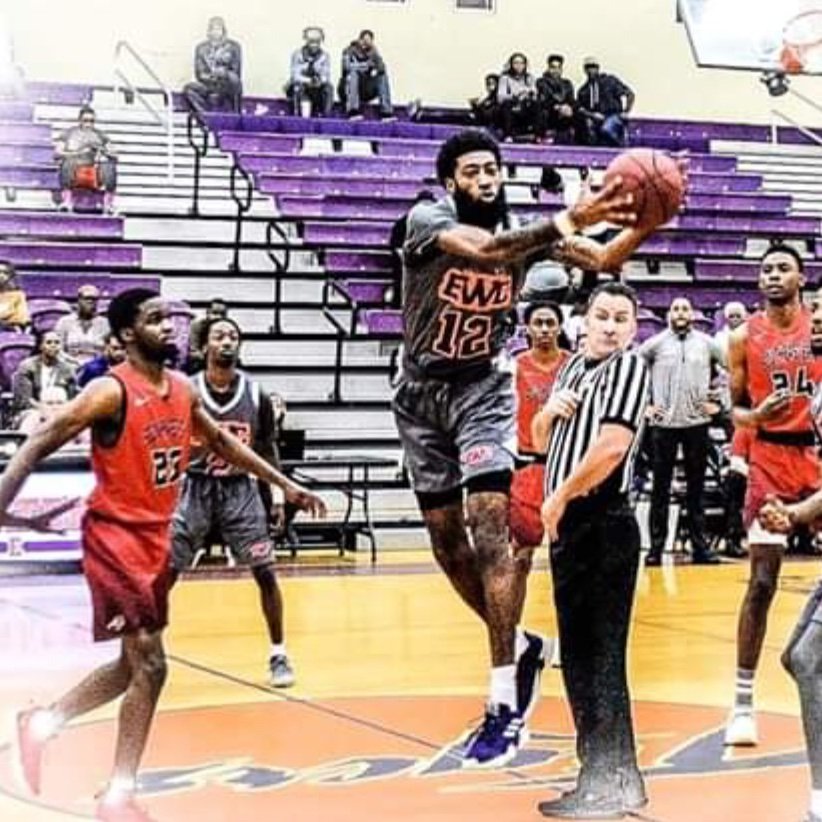 🏀🏀The official Twitter account for the  Edward Waters College Tigers  Men's Basketball Team Led by 2018 @GCACInfo Coach of the Year @CoachSummers03  🏀🏀