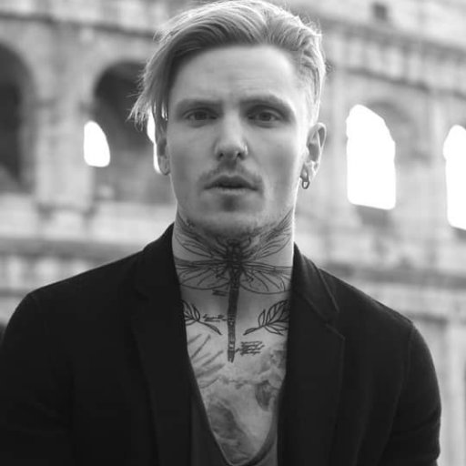 MattKing19_'s profile picture. 𝔩𝔬𝔳𝔢 𝔦𝔰 𝔞 𝔭𝔯𝔦𝔰𝔬𝔫, 𝔥𝔞𝔱𝔢 𝔦𝔰 𝔱𝔥𝔢 𝔨𝔢y || #fr #sr