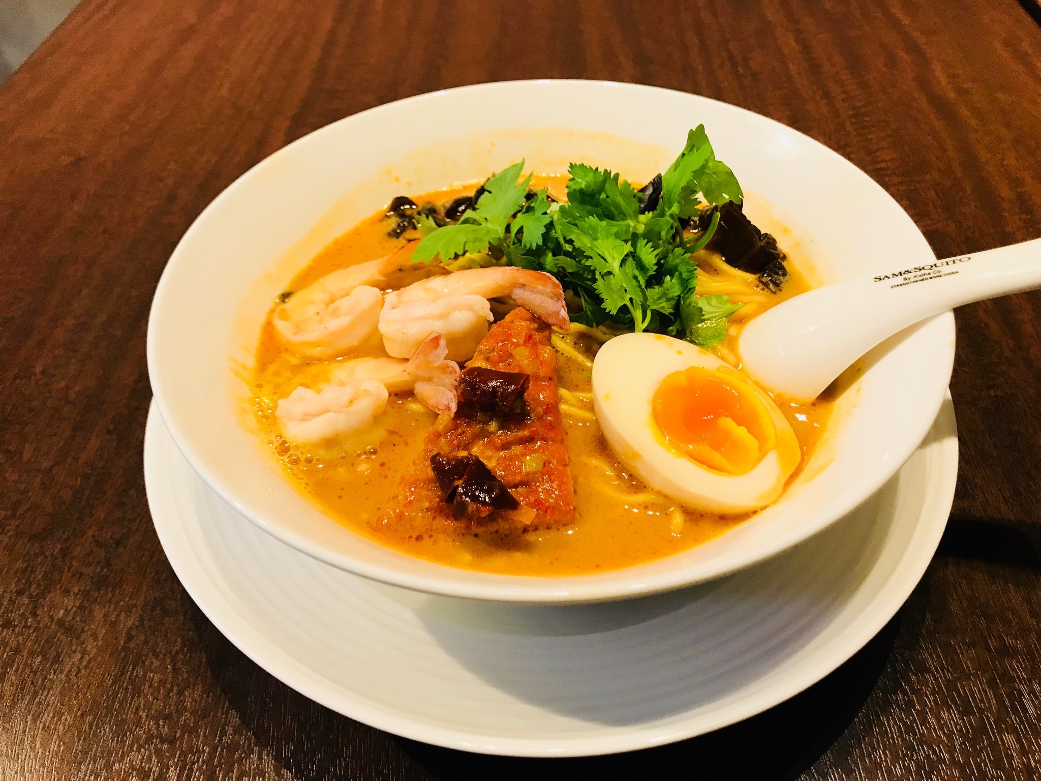 麺料理を注視した中華料理屋です。  営業時間: ランチ:11:30〜14:30                                  ディナー:17:30〜23:30                                定休日:月曜日