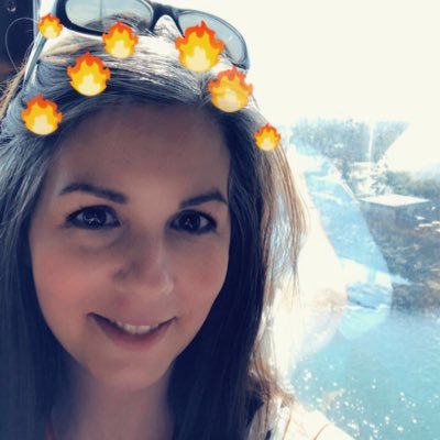 Travel agent, vegan, YouTube , mother of dragons https://t.co/zSscsWPkaF. Instagram: @barbells_and_broccoli SnapChat: dockfam4