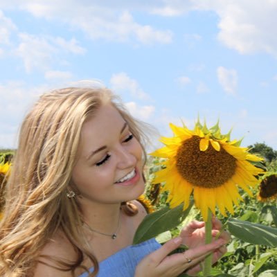 _adriannalewis's profile picture. 