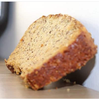 just a lonely piece of banana bread tryin to make it in this crazy world 💁🏼‍♀🛩🍞🍌✌🏻👅💞✨👑🔥             
👥follow the IG: bananabread_beauty