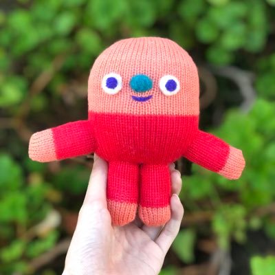 hello world i'm jonny and I make knitted friends very slowly in Los Angeles, CA. 🌷 next drop: april 26, pm pst! 🫣
