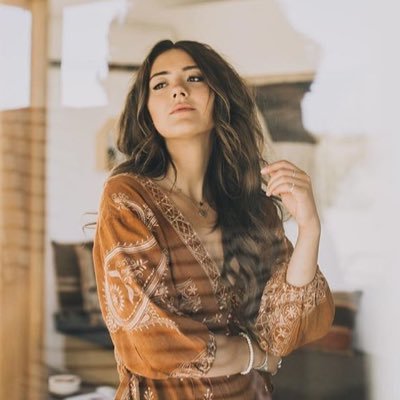 1BahPtexKK6uWoE's profile picture. to heal your wound you have to stop touching it📍