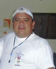 Felizmente casado padre de cinco bellos hijos,y muchos sobrinos.Dios los bendiga a cada momento