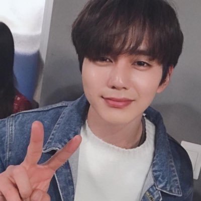 dearsh93's profile picture. #유승호 행복을 주는 배우 ٩(◦`꒳´◦)۶!♡