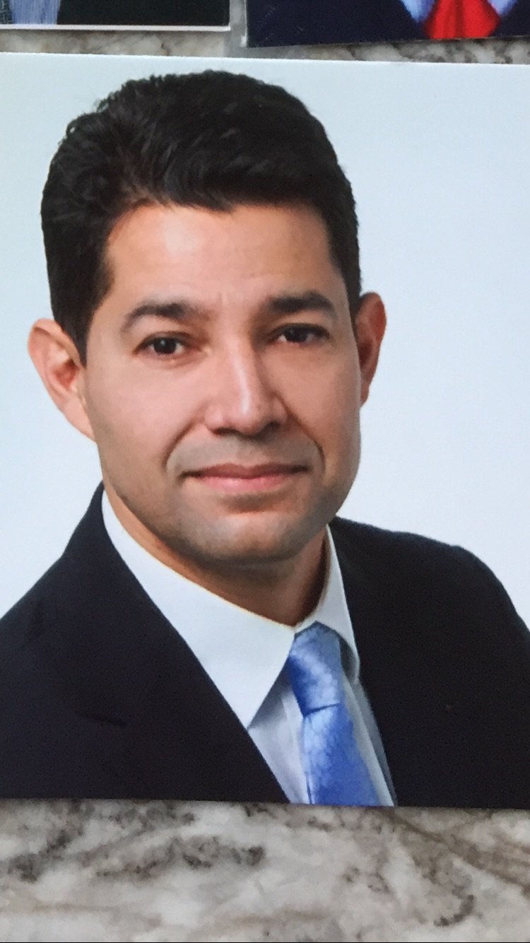 Docente de Derecho Constitucional. Columnista en LATAM, Europa y USA. Asesor de Cumplimiento Normativo en Hamburgo, Alemania.