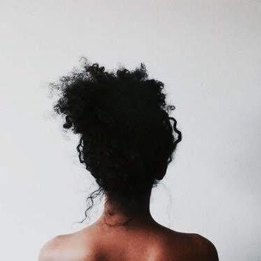 Conta feita para a divulgação de Entre pessoas e pétalas, livro escrito por @honestylees publicado na plataforma Wattpad. Sinopse e link no fixado.