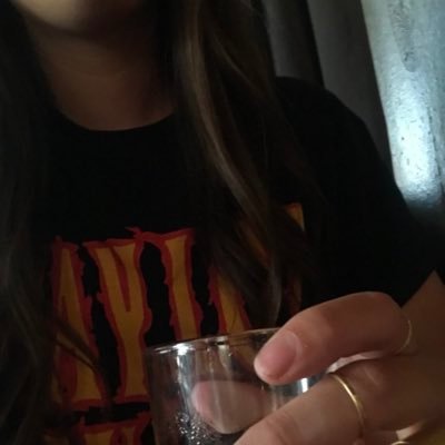 maggiemcg's profile picture. granola goth