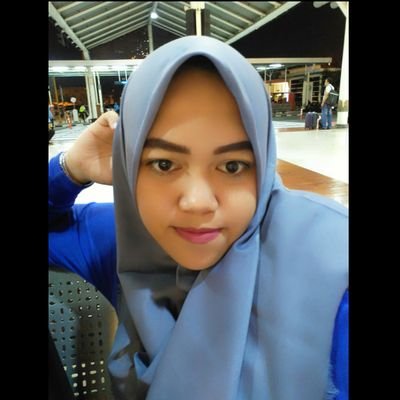 kymulnajmillah's profile picture. Just dare to dream, then make it happen, 'cause life is useless without it | Allah SWT Mama Ayah ♥