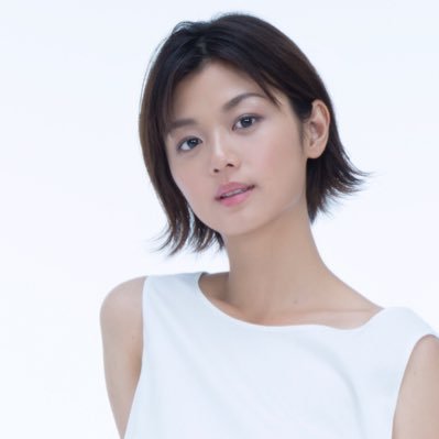 Singer / Actress / Model マレーシア / 東レキャンペーンガール2020＆2021 / メトロビジョン/コーセー雪肌粋 / 劇場版コードギアス主題歌 / ガンダムビルドダイバーズエンディングテーマ歌ってます / YouTube チャンネル観てね！インスタもやってますよ〜👇🏻👇🏻