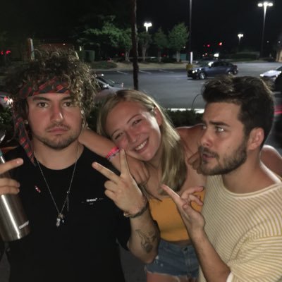 meloz12's profile picture. I can't hug you but I love you