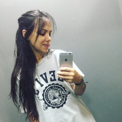 _BiaCastro's profile picture. .