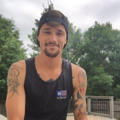 FackinJeffb's profile picture. Here for the birds n shit. engaged