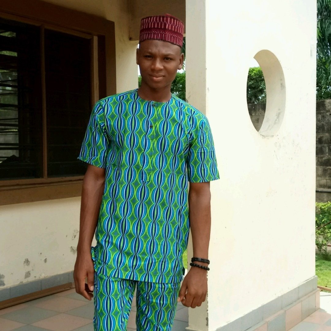 akpovi_marc's profile picture. je suis un producteur