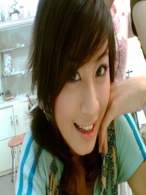 KatrinaParrel0's profile picture. Even if your blood is thicker than my heart...