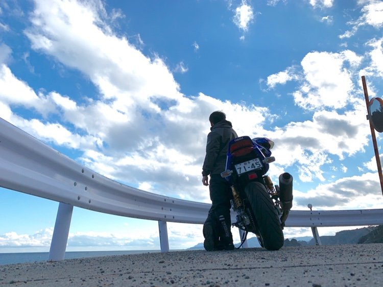 岐阜出身、岩手在住・ライダー（基本ソロ）・ バイクYAMAHA  XJR1300（青ぺけ）・カメラNikon ・星空 やガンダムをこよなく愛するおっさんです。