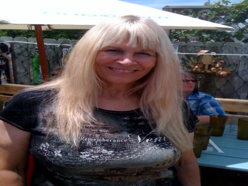 I also sing karaoke & love the outdoors. Becky