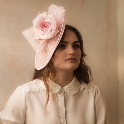 Milliner in the Beautiful Dorset Countryside 👒 Lover of Pink, Tea and cake 🍰