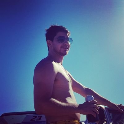 En esta vida la primera obligación es ser feliz ā°āā¢Ł ĪĖ