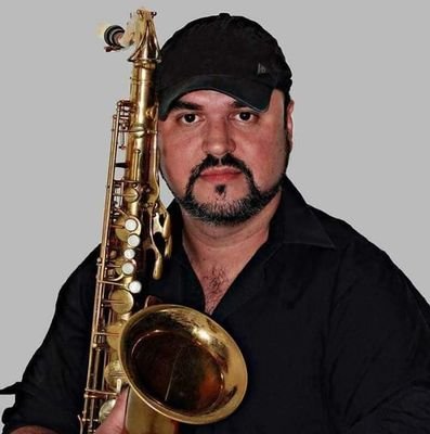 músico, professor, arranjador e compositor.