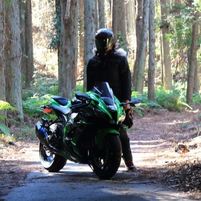 車は、メインに　
シビックTypeR(FD2) 
メルセデス・ベンツ CLA AMG45
バイク、メインにZX10R ZX6R、ZX25R乗ってます。 
たまにCBR1000RRR.CBR250RR.NSR250Rを持ち出してます。

 無言フォローすいません