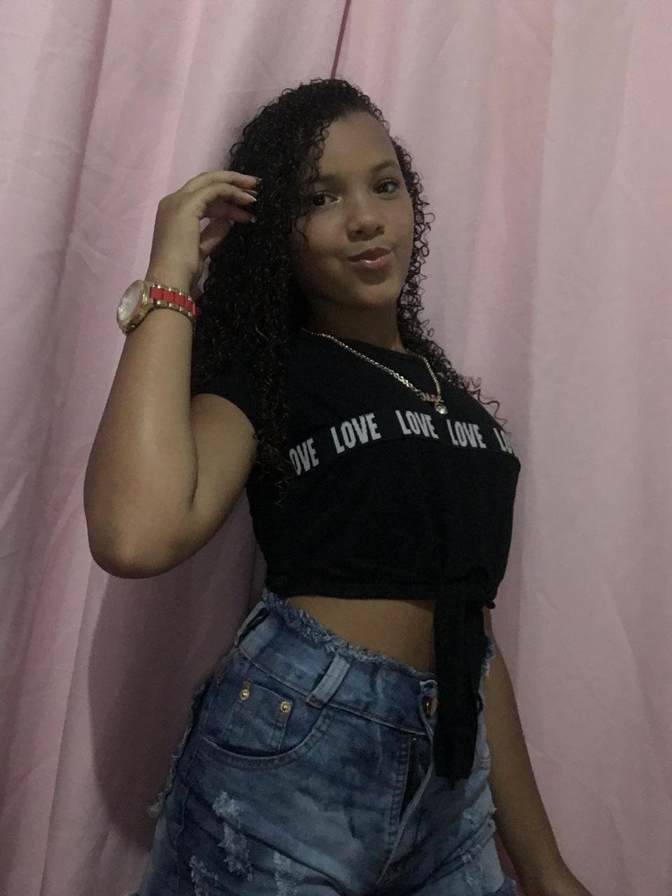 Adriellygatin13's profile picture. 