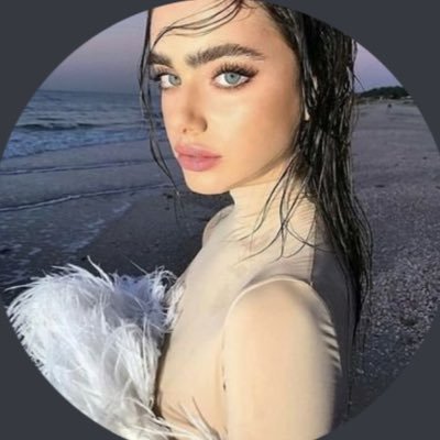 -حزيِنه وظروف اللياليِ محٌزنه. https://t.co/lJ2vQ5ITse