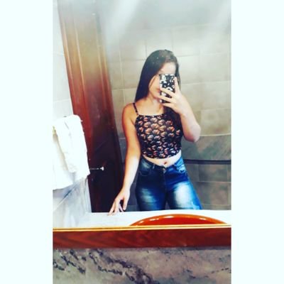 ana_schleder's profile picture. ♥️♠️