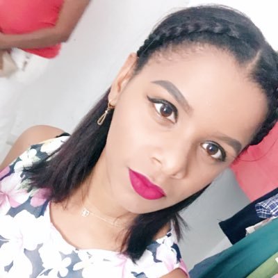 LoOry24's profile picture. Dios 100% | Amante a la lectura y la música | Estudiante de Hotelería| Me apasiona conocer nuevos lugares 🥰