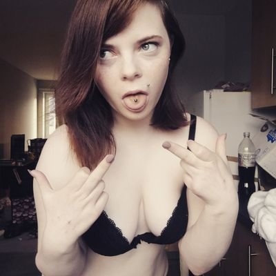 🏴󠁧󠁢󠁳󠁣󠁴󠁿 Scottish - ☕ My talents include sleeping and overeating. 🖤 |  body positivity, neuro-diversity. 🕸️🌿 | NSFW - Bookworm 🕷️