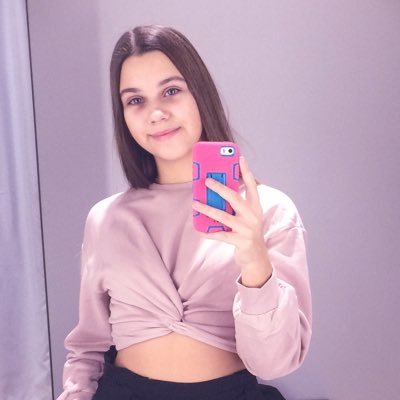 CpmJTe2Yu48Wcdb's profile picture. Hi , and I’m watching #riverdale , I’m from Ukraine, but I want to have Twitter on English the person who inspires me is @lilireinhart , she’s like an angel♥️