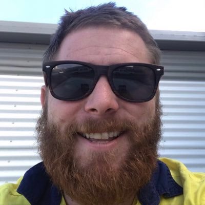 lazyaussielurker - attention all fortnite gamers guy
