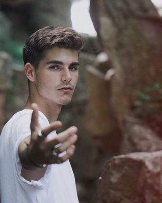 Yang04537380's profile picture. 