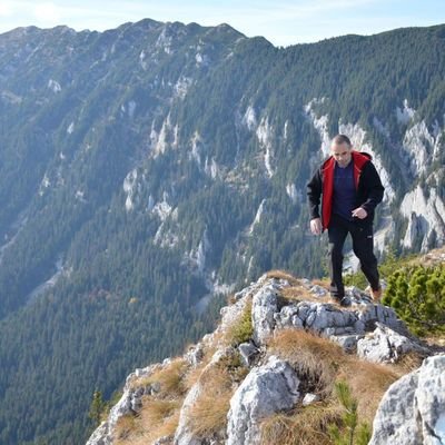 simionandrei3's profile picture. 