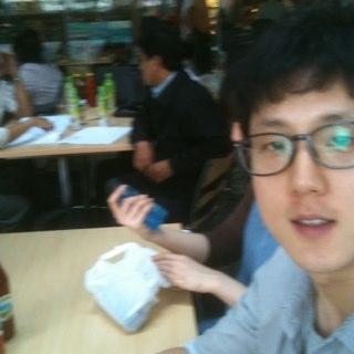 heyjihyuk's profile picture. 