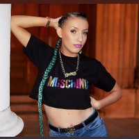 LAURSZ👑 (@laurszversace) Twitter profile photo