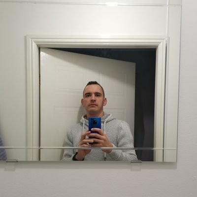 zabiel85's profile picture. Sport, czasem wciągnę jakiś mecz ;) hiszpańska, angielska. Barça. W Anglii City od 2010r. Lubię samoloty :) KB8/24 forever.