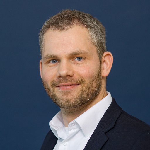 Früher Newsroom, heute Sporthalle. Früher Konferenzraum, heute Klassenraum.
