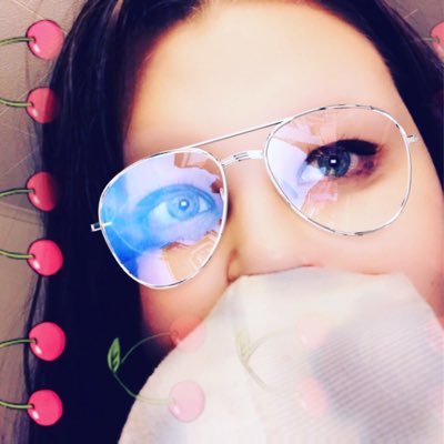 I like to have fun and be myself ❤️. You can follow me on instagram @Liz_horne05 and my snap @gogirl3311 thanks 😉😂❤️