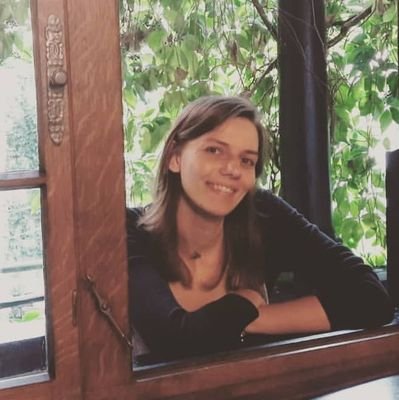 Angehende Lehrerin aus NÖ. Oft politisch. Öfter privat.