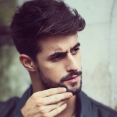 شخّص متزنٌ | محب للسفرَ و السياحة ✈️🏝 | امِيل للكتَابة احياناً 📝