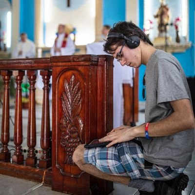 Just another dude on Twitter.
Tech stuff is my passion.
Broadcast and event technician | Music addicted | Workaholic | ''Gamer'' | 'Nerd' | Socially awkward