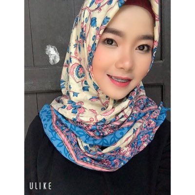 inee24765904's profile picture. 