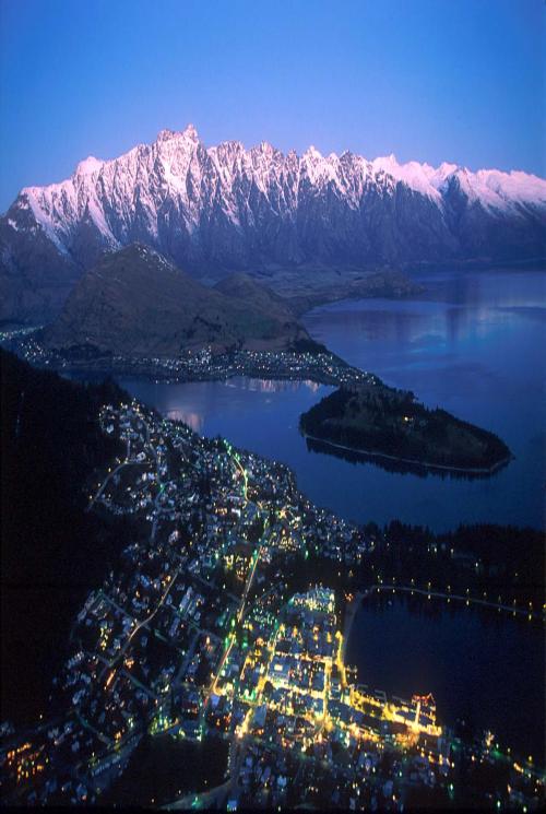 Live Queenstown is about life in one of the most beautiful places in the world. Visit our site for  local news and hot property on offer.