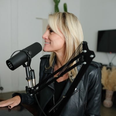 Vocal Coach and Host of Podcast @LipRollco