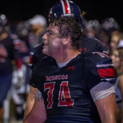 #74 Center, Football player, Christ follower. ✝️🏈 SU ‘24